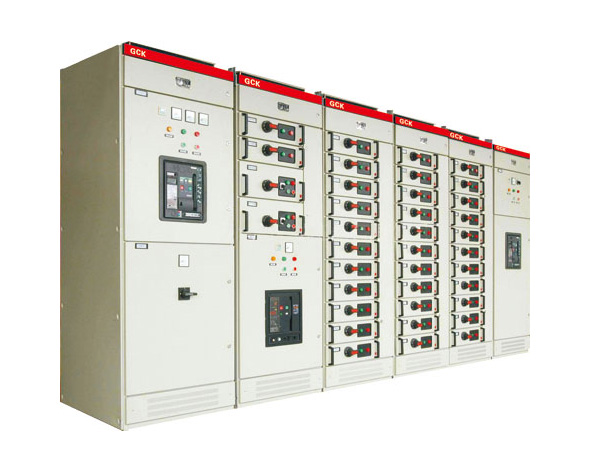  GCK低壓抽出式開(kāi)關(guān)柜，主要是由一些組合式電動(dòng)機(jī)控制單元，和其它功能單元組合而成。這些單元以上下重疊的方式安裝在封閉的金屬柜體內(nèi)。用設(shè)置在柜體上方的水平母線(xiàn)，…